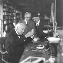http://www.davinciinstitute.com/wp-content/uploads/2013/08/Thomas-Edison-Henry-Ford.jpg