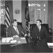 http://upload.wikimedia.org/wikipedia/commons/thumb/1/1f/President_Kennedy_and_Secretary_McNamara_1962.png/220px-President_Kennedy_and_Secretary_McNamara_1962.png