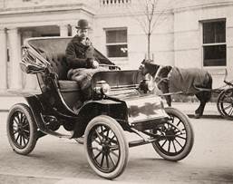 http://www.historyplace.com/weeklyphoto/best/horseless-carriage.jpg