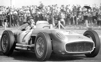 http://www.motorward.com/wp-content/images/2013/06/Juan-Manuel-Fangio-2.jpg