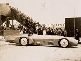 http://upload.wikimedia.org/wikipedia/commons/2/2c/Sir_Malcolm_Campbell_at_the_wheel_of_the_%22Bluebird%22,_with_crowd,_1926_-_1936.jpg