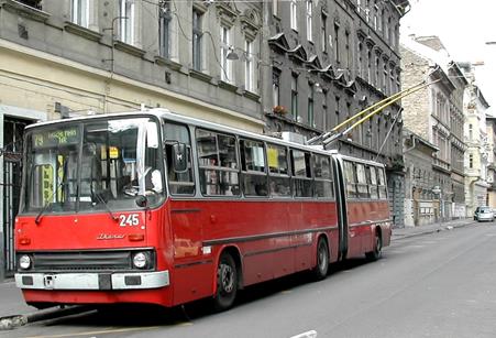 http://upload.wikimedia.org/wikipedia/commons/d/dc/Ikarus-trolleybus-Budapest1.jpg