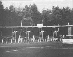 http://upload.wikimedia.org/wikipedia/commons/c/cf/Garden_State_Parkway_Toll_booth.jpg